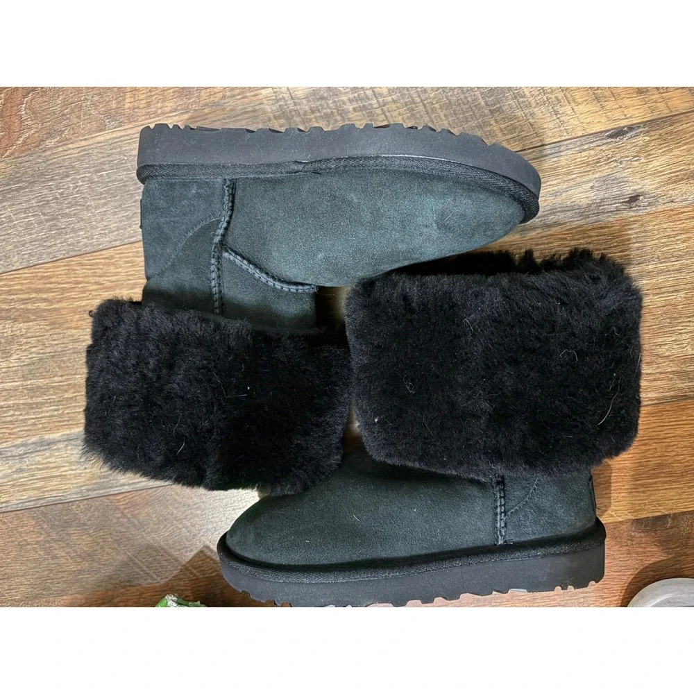 UGG classic short